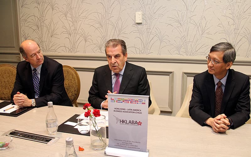 Alianza estratégica de la APCC con HKLABA, consolidando el puente con Hong Kong.